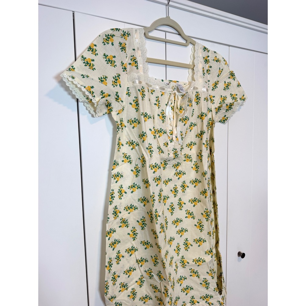 Vintage Style Cotton Nightgown Ivory Floral Lace Trim Cottagecore Sleepwear M - Picture 2 of 7